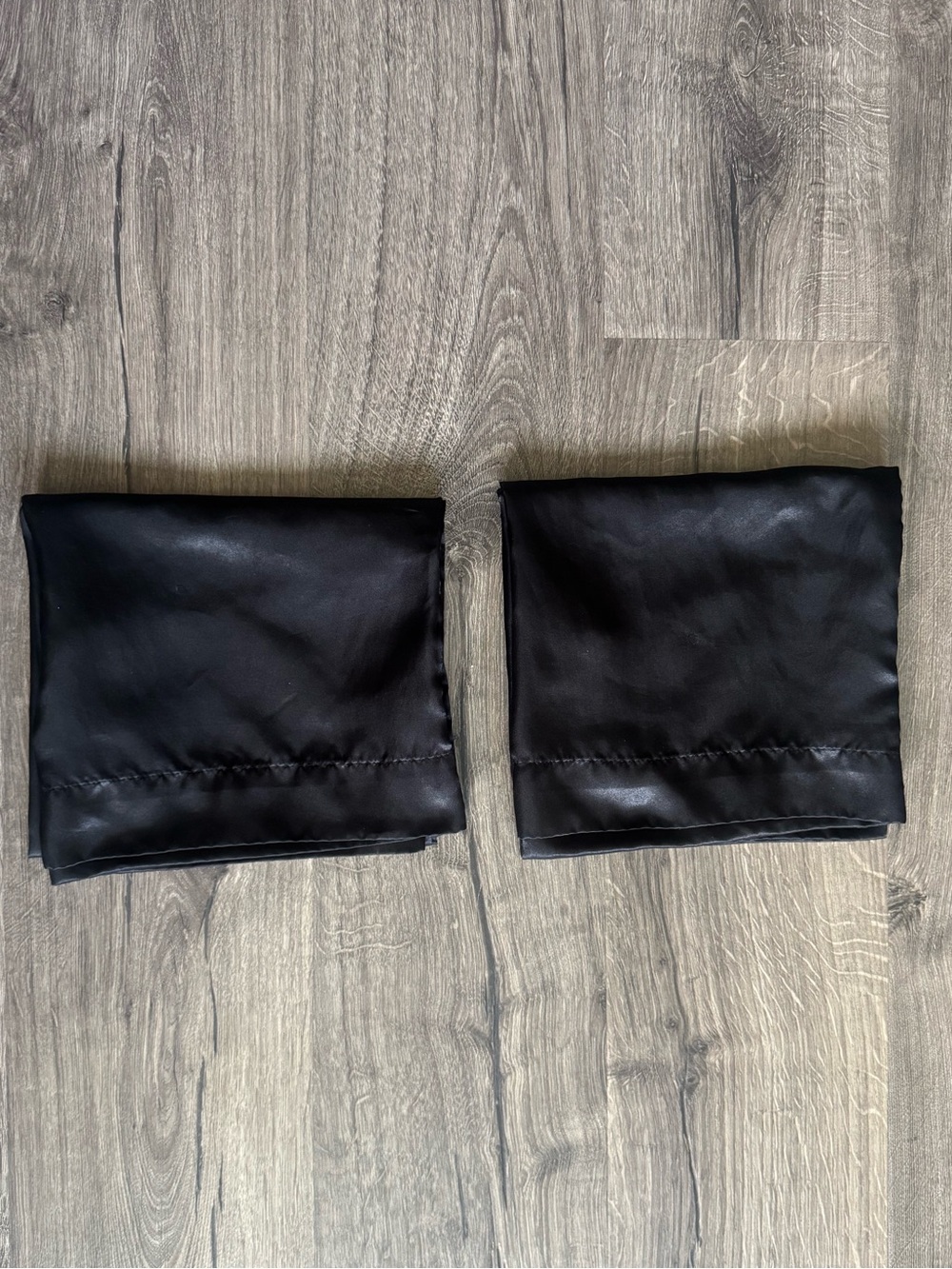 Set of 2 Bedsure Black Satin Pillowcases